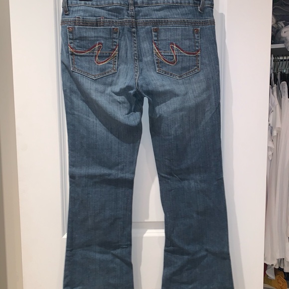 Smart Set Jeans - Picture 3 of 7